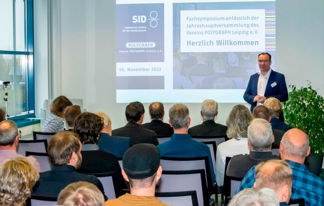 Dr.-Ing. Thomas Kaulitz begrüßt die Besucher des Fachsymposiums 2022-11-25-sid-fs-3