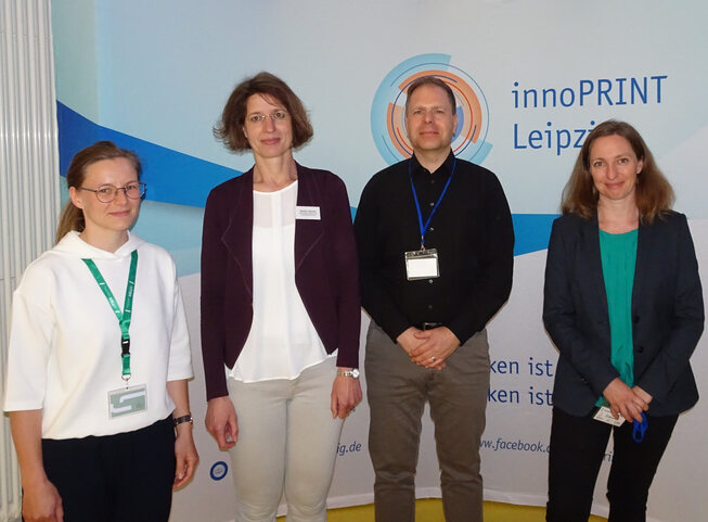 Lisa Jansen, Beatrix Genest, Immo Sander, Julia Rohmann (v.l.n.r.) 2022-05-24-innoprint-2022