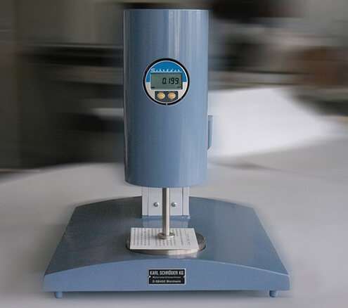 Thickness gauge device Thickness gauge device