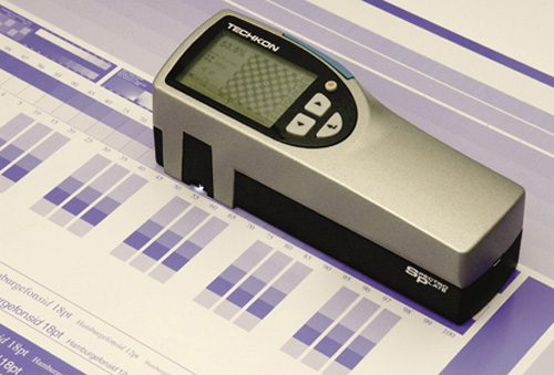 Quality control at a printing plate Quality control at a printing plate - image